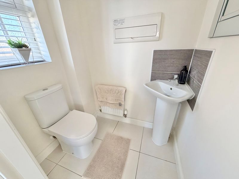 Cuddington Grove Rossmore